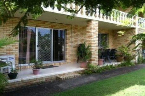 2/10 Christina Ct, Mermaid Waters, QLD 4218