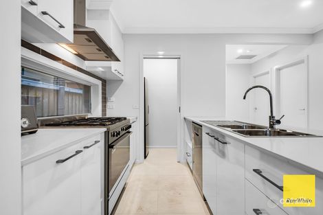 Property photo of 31 Alderley Crescent Deanside VIC 3336