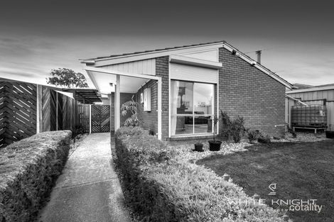 Property photo of 28 Unicorn Way Kings Park VIC 3021