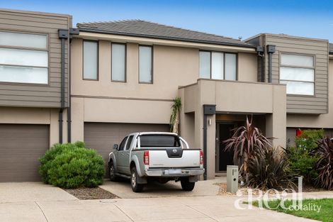 Property photo of 10 Weemala Grove Werribee VIC 3030