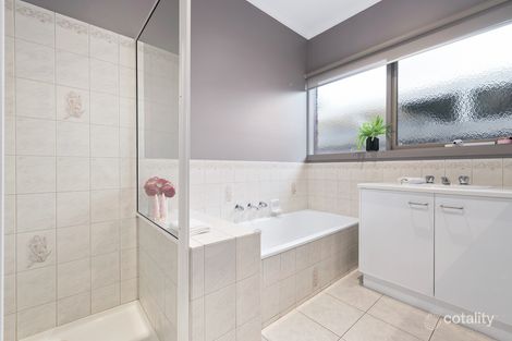 Property photo of 8 Stockdale Close Ferntree Gully VIC 3156