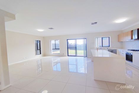32 Natasha Pde, Rouse Hill, NSW 2155