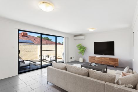 8a Paris Gdns, Hocking, WA 6065