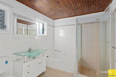 Property photo of 21 Hurt Parade Unanderra NSW 2526