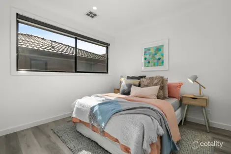 Property photo of 3/16 Inverie Court Greenvale VIC 3059