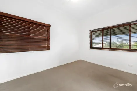 Property photo of 14 Rosary Crescent Highgate Hill QLD 4101
