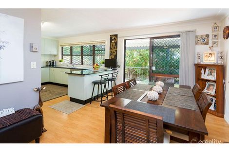 Property photo of 15 Cresthaven Drive Mansfield QLD 4122