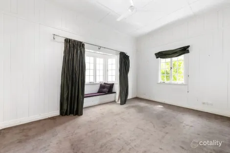 Property photo of 14 Rosary Crescent Highgate Hill QLD 4101