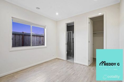 Property photo of 13 Gumnut Walk Rockbank VIC 3335