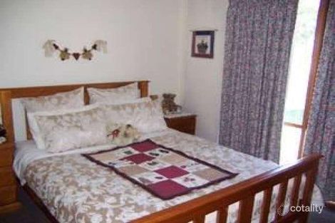 Property photo of 46 Pembroke Drive Somerville VIC 3912