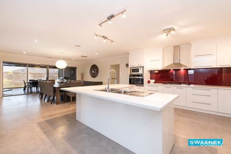 Property photo of 7 The Esplanade Taylors Hill VIC 3037