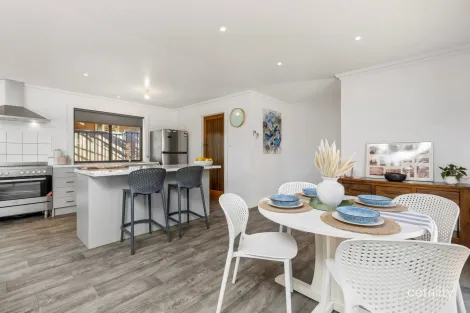 Property photo of 4 Cupper Grove Merbein VIC 3505