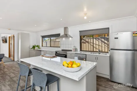Property photo of 4 Cupper Grove Merbein VIC 3505