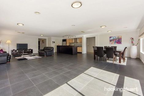 Property photo of 2 Centennial Place Burnside Heights VIC 3023