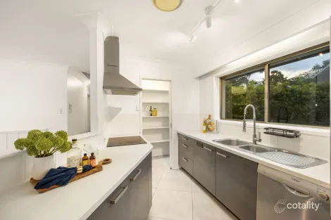 Property photo of 15 Kowhai Street Kenmore QLD 4069