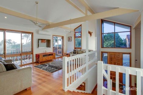 Property photo of 9 Hillcrest Avenue Ferntree Gully VIC 3156
