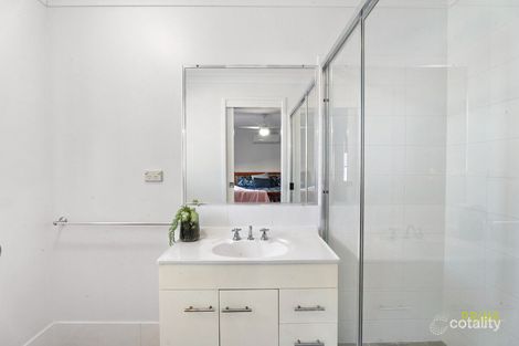 Property photo of 8 Peat Court Nikenbah QLD 4655