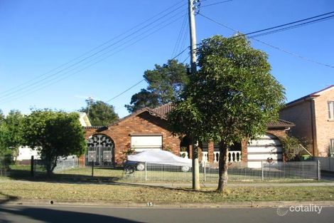 15 Peel St, Canley Heights, NSW 2166