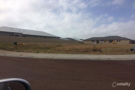 10 Yindi Way, Lake Coogee, WA 6166