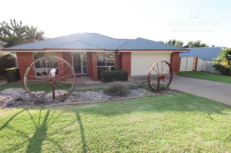 Property photo of 15 Lyndoch Place Bourkelands NSW 2650