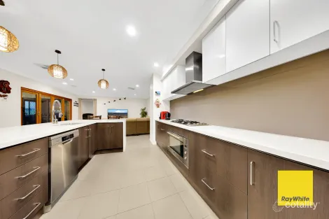 Property photo of 7 Ginninderry Grange Mernda VIC 3754