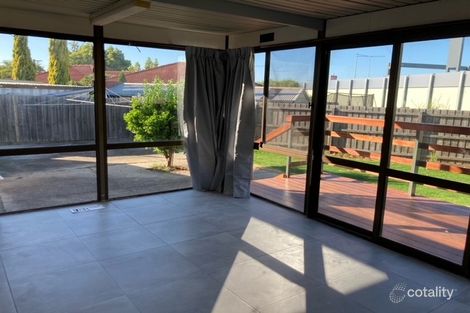 33 Woodstock Dr, Gladstone Park, VIC 3043