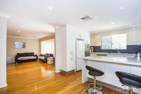 Property photo of 1/6 Kitchener Road Melville WA 6156