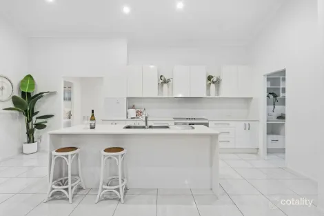 Property photo of 10 Macleay Place Thornlands QLD 4164