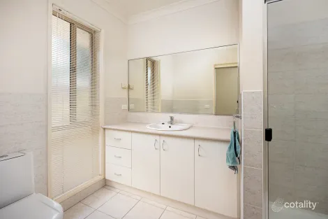 Property photo of 7 Amaroo Street Kooringal NSW 2650