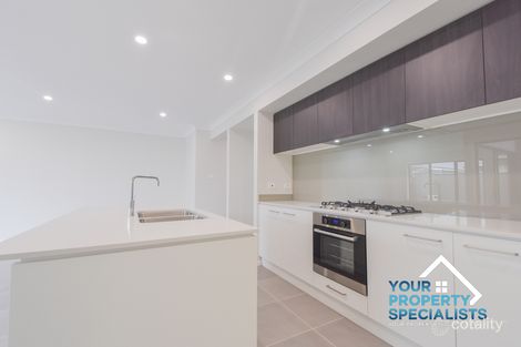 17 Bielski Cres, Oran Park, NSW 2570
