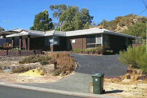 33 Fenellia Cres, Craigie, WA 6025