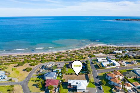 4 Alexander St, Hayborough, SA 5211