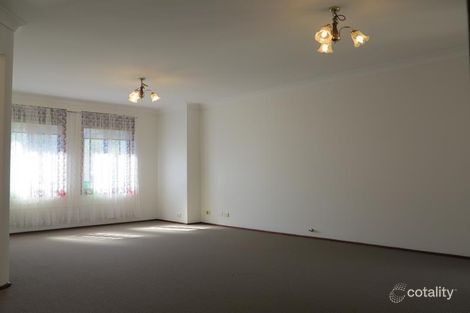 Property photo of 8 Clarendon Court Wattle Grove NSW 2173