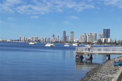 1/220 Turpin Rd, Labrador, QLD 4215