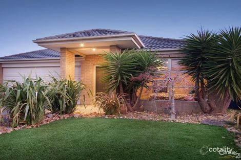 20 Kingsdale Cres, Pakenham, VIC 3810