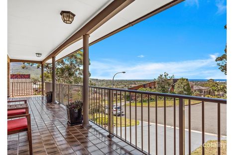 Property photo of 32 Arvenis Crescent Balgownie NSW 2519