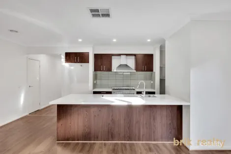 Property photo of 4 Ashnova Street Kalkallo VIC 3064