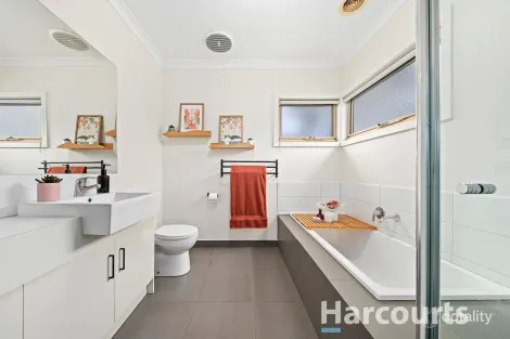 Property photo of 3 Holder Way Croydon VIC 3136