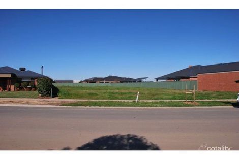 Property photo of 35 Seven Creeks Drive Kialla VIC 3631