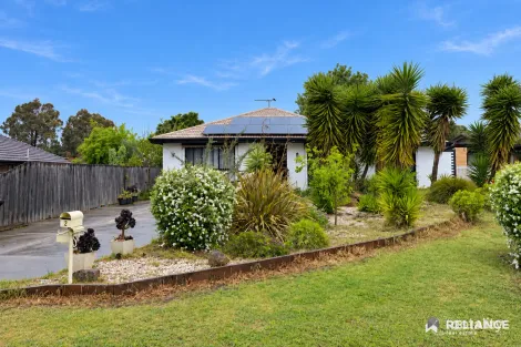 2 Tudor Pl, Melton West, VIC 3337