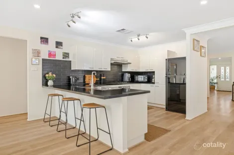 Property photo of 16 Burns Road Picnic Point NSW 2213