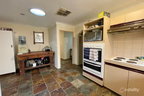 Property photo of 4 Mallee Way Forrestfield WA 6058