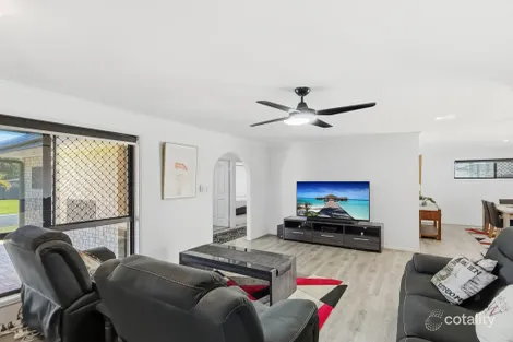 Property photo of 8 Dove Way Eli Waters QLD 4655