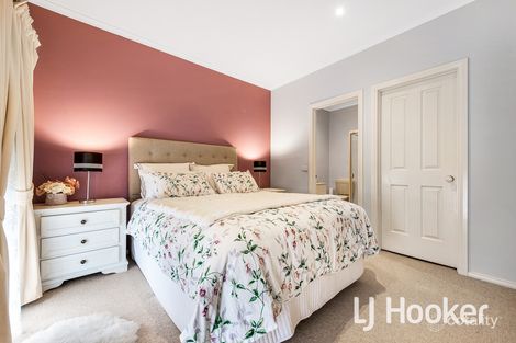 Property photo of 2 Quartz Place Narre Warren North VIC 3804