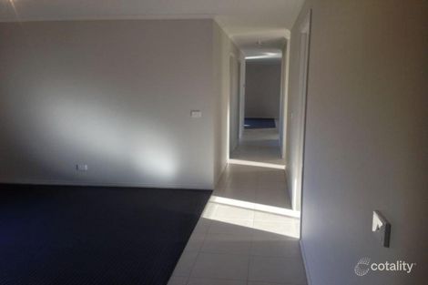 Property photo of 34 Myhaven Circuit Carrum Downs VIC 3201