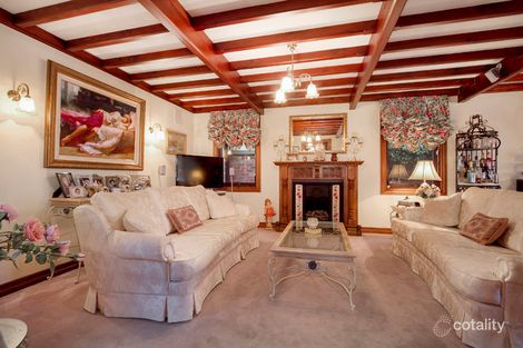 Property photo of 35 Higgins Close Dingley Village VIC 3172