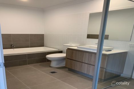 54 Greenview Cct, Arundel, QLD 4214