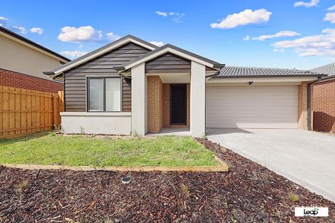 30 Foxtail Cct, Wallan, VIC 3756
