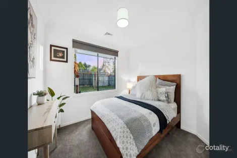 Property photo of 90 Gallery Way Pakenham VIC 3810