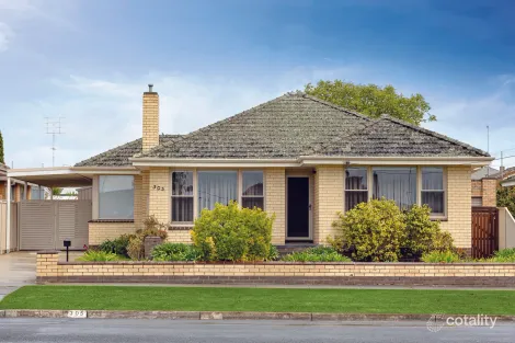 305 Forest St, Wendouree, VIC 3355